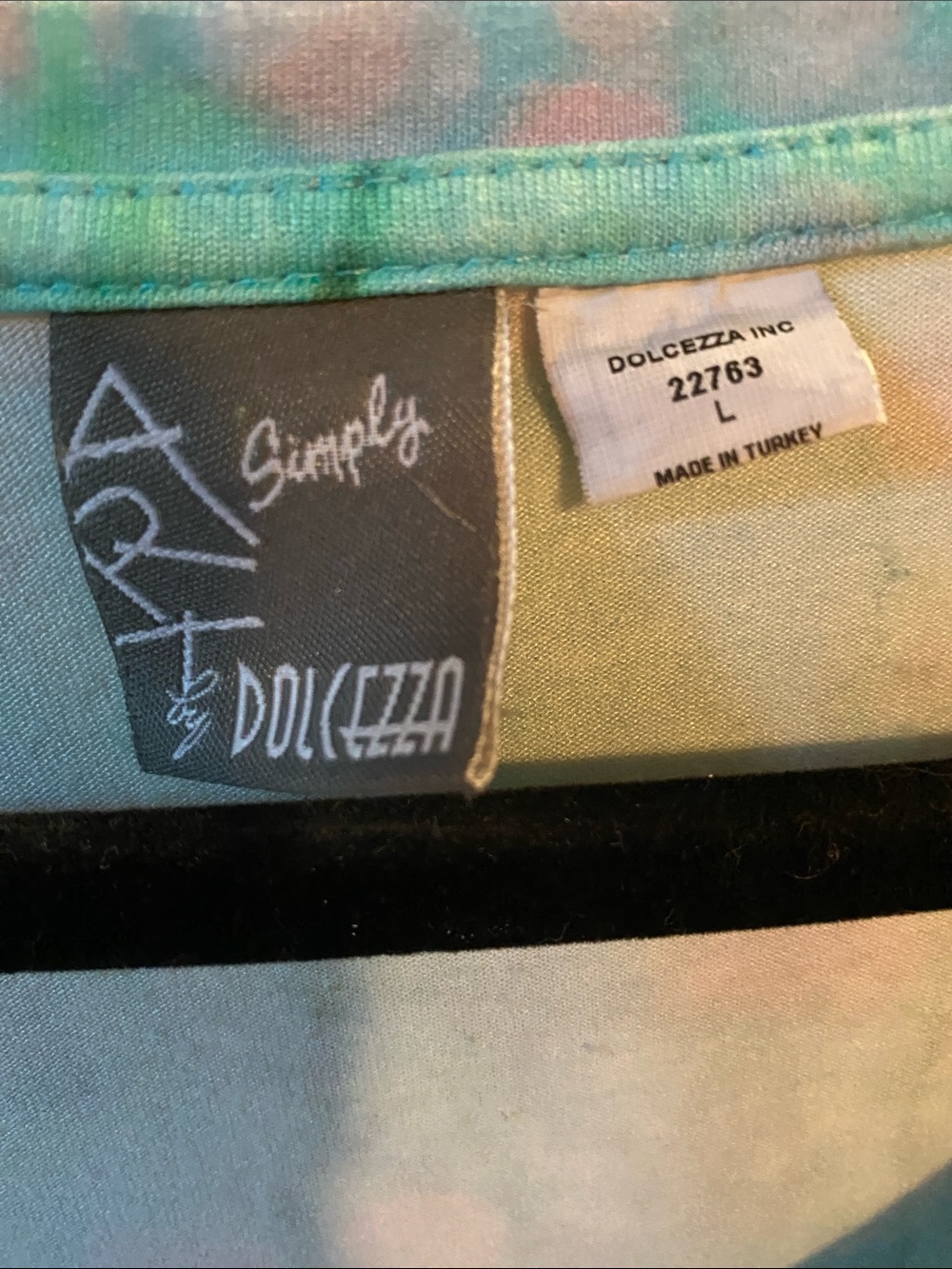 DOLCEZZA SIMPLY ART SHORT SLEEVE TOP – STYLE 22763 - Picture 2 of 4